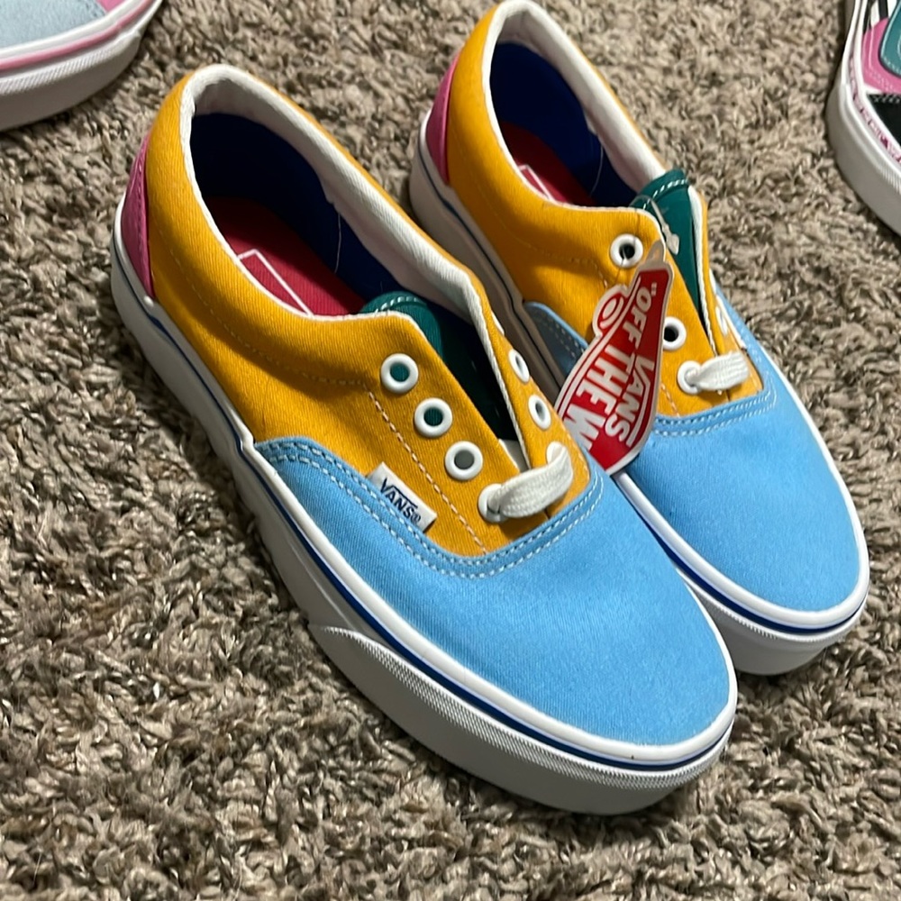 NWT Color Blocked Vans Authentics